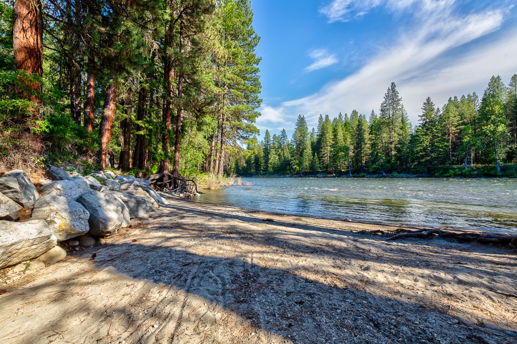 Wenatchee River access in Ponderosa Estates